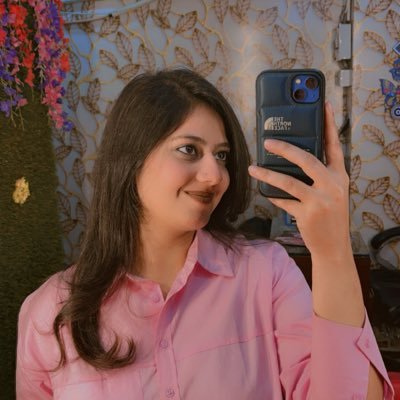 varalika2511's profile picture. La Vie est Belle