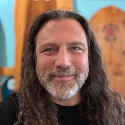 javasurfva's profile picture. ☕️🏄