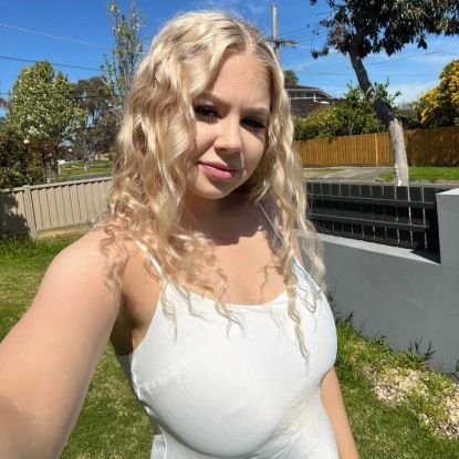 Am a funny gal with great sense and humor,looking for someone to match my energy