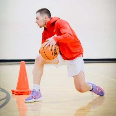 gatesflynn's profile picture. 513 | DU hoops ‘25 | https://t.co/Jse3EfRTqp