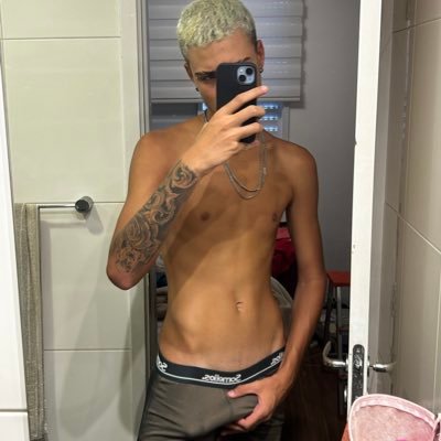 fefehfreitasz's profile picture. CRIADOR DE CONTEÚDO 🍊🔞 | 🔁 Retribuo com 🎁 | 📸 https://t.co/tfHxKECxJ8