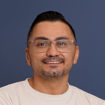 Creator of stunning and impactful work. Builder of products, teams and experiences.