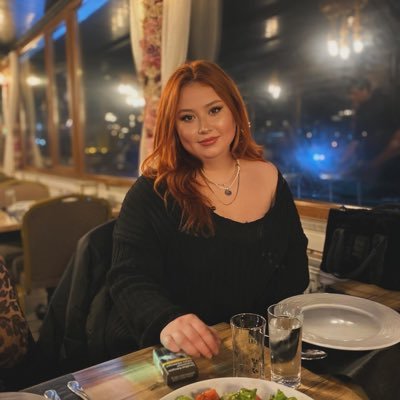 elifzamac1's profile picture. Öyle