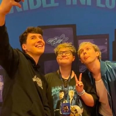 🏳️🌈• 20 • lgbt+ • multi-fandom • same username on bluesky
