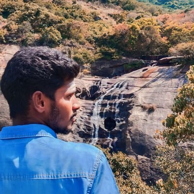 PetchiTom_01's profile picture. DeSigNeR💻 |  Travel 🚵  |  Cricket 🏏 |