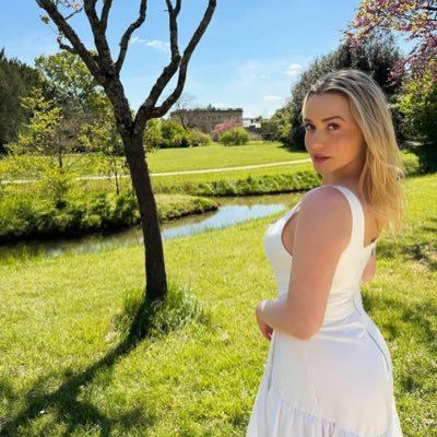 Sunshine enthusiast | Coffee snob | Bookworm | Always chasing my next adventure. Let's grab coffee and see where the day takes us!