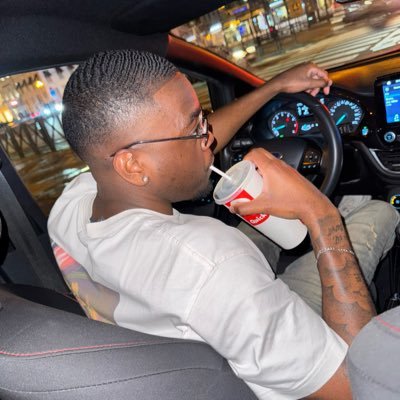 negentienBali's profile picture. Go