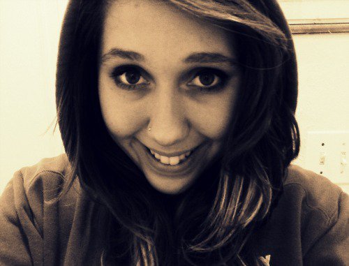 SarahTheMazingg's profile picture. no more tricks, no more lies, only truth.