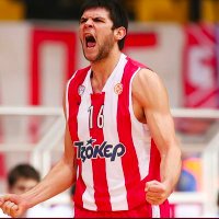 Νικολία ❤️🤍 (@livingred7) 's Twitter Profile