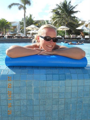 A full time 40 something working mom, lover of family, English Bulldogs, travel, reading & sports. A big Flavour Junkie & born Ticat fan...