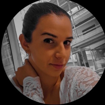 julivg's profile picture. 👩‍🏫- 🏊‍♀️