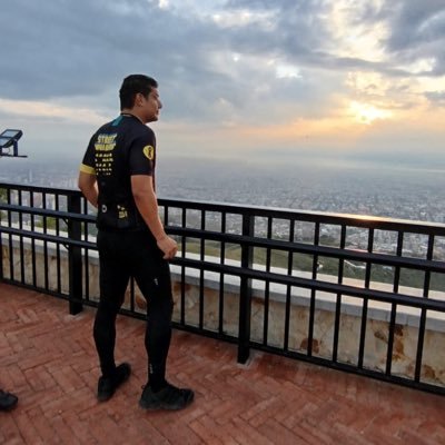 El Amor es el combustible que mueve al mundo; lo que lo paraliza es el petróleo G. Arango. Politólogo, MsC. En Ciudad y Urbanismo, Esp. Movilidad y Transporte.
