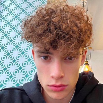 Romeotwink92029's profile picture. love is pain   pain is love