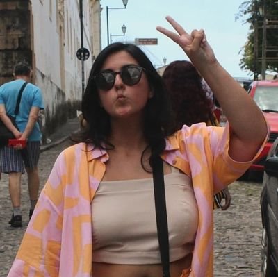 Fofoqueira profissional e apaixonada por contar histórias na @BandJornalismo | ex-@iggente | opiniões pessoais ✨️