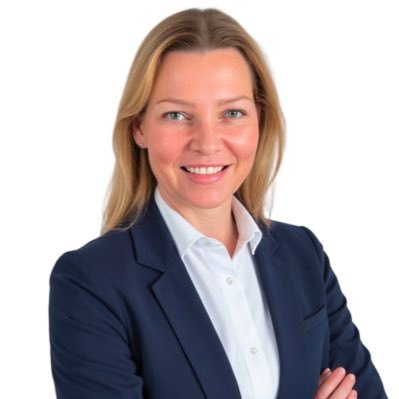 FÄ für Viszeralchirurgie | Botox Lover | Autorin „Just A Doc“