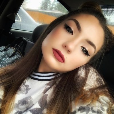 A page dedicated to my bondage goddess 👑@goddess_mila_ sharing my kink & her pretty feet 🤐⛓️👣