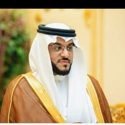 شاعر محب لديني ومليكي ووطني مهتم بقضايا الأمن الفكري