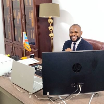 -Chercheur ind. en droit des affaires et fiscalité, Expert en droit douanier et doctorant à #Unilu.