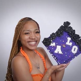 lajzahh's profile picture. 