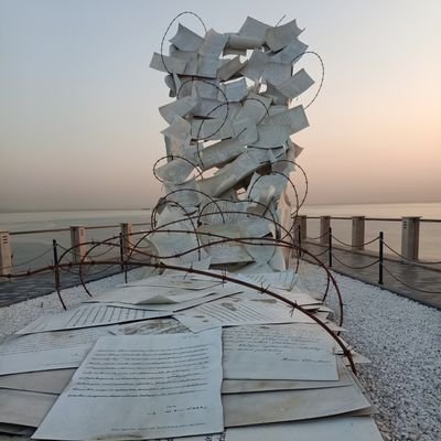 ZamanBozucu's profile picture. Bazen en güzel yol kaybolduğumuz yoldur.