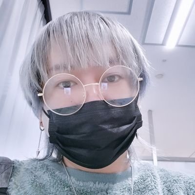双極性障害.躁鬱病.睡眠障害.精神手帳2級.
自殺未遂有り(4階から飛び降り).OD.明日なんていらない.同じような人と絡みたい。フォロー大歓迎!あとDM待ってます。エペ弱いけど好き。→サブ垢@___sora___27常にエペ出来る
人募集してます。趣味はとゲーム🎮と
配信!