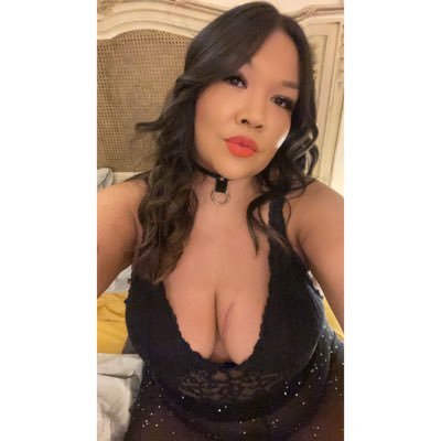 Makeupwithkoko's profile picture. KH 💛