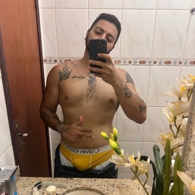 um jovem rapaz a procura de aventuras e de momentos diferenciados que a vida pode proporcionar 💍@mr.popone