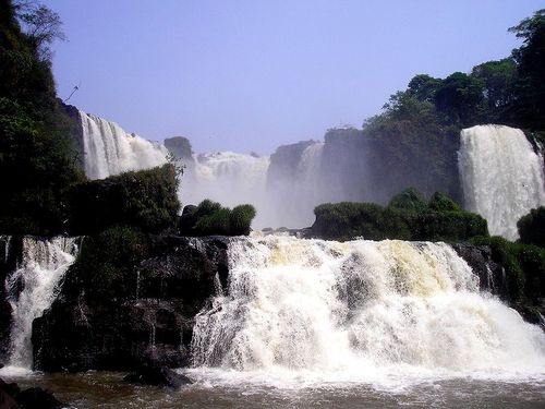 ACQUA PARANA TOUR S.A. 

Por este medio queremos estar mas cerca de ustedes, conocer sus opiniones, sugerencias..