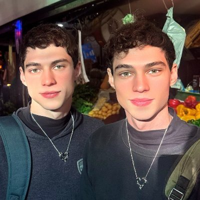 Twink Twins from Argentina 🇦🇷🏳️🌈
Double trouble, double fun! ♥️♥️
Content Creators 🔞🤫🤫