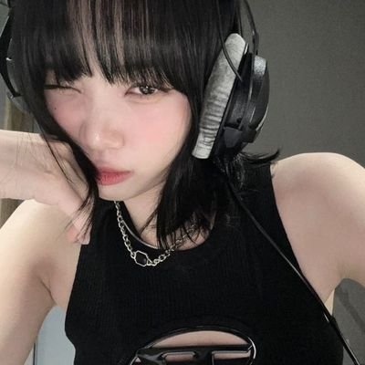 wonpoha's profile picture. nana, bossa nova, rock, e gatos