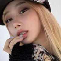 clara ٭ moved @loonassembles (@loonaotdoze) 's Twitter Profile