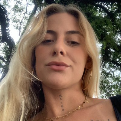 Salt Lake City born, sweet but loves trouble.⛰️
Flirty chats and late-night teases? Yes please.💋
Free link's open if you think you can handle me.📩