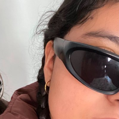 whoisvanne's profile picture. Only Jos, Shawn, Caifanes and books :)
