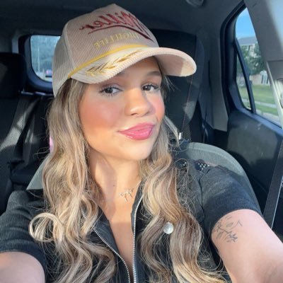 23 | DOMME😈 | don’t message me without sending a $35 tribute 💵 unblock $50 Accepting, PayPal and Amazon GC Cashapp Skype: live:.cid.7797062e41c53992