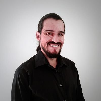 ortegaedzon's profile picture. Actor que canta, locutor comercial y editor audiovisual freelancer.
Director, postproductor y compositor de Capifly Cine.
Liberal, autodidacta y papá.