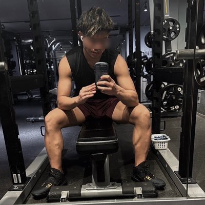 T_I_830's profile picture. 26歳、主に筋トレの投稿です。フッ軽なので筋トレでも飲みでも飯でも誘ってください。仕事により沖縄に引っ越してきました。愛知県・東京どっちも地元です。