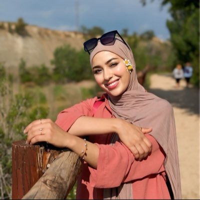 Mom 👩 , Married ❤️,Entrepreneur 🏫 Crypto investor, Lifts and motivates spirits 🤗