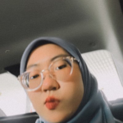 __khleeda's profile picture. easily irritated but never with aizat ♡