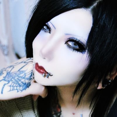 ℛ𝒰𝒩𝒜/低浮上さんのプロフィール画像