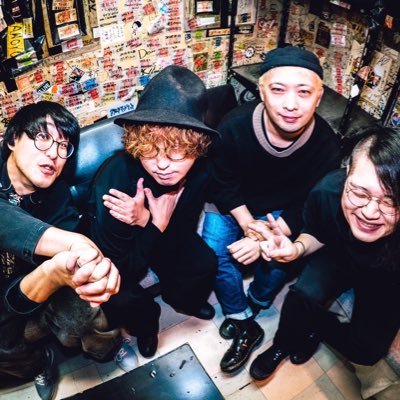 FLAMYNGS Official🧙🦩Vo.&Gt./山岡トモタケ@YamaokaTomotake Gt./マツムラタダトシ @mzmr_ Ba./逹麻 @72_ba33 Dr./るんば @DMurmore■感想などは #山ミングス で!contact:y.and.flamings@gmail.com