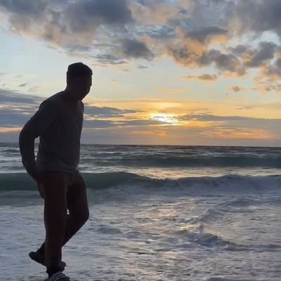 Dsw_j14's profile picture. Masih belajar dan berkembang. Berminat di Statistika dan Ekonomi (terutama energi dan lingkungan)