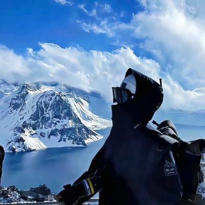Vers0930's profile picture. 🇨🇳富强 民主 文明 和谐 自由 平等 公正 法治 爱国 敬业 诚信 友善✈️