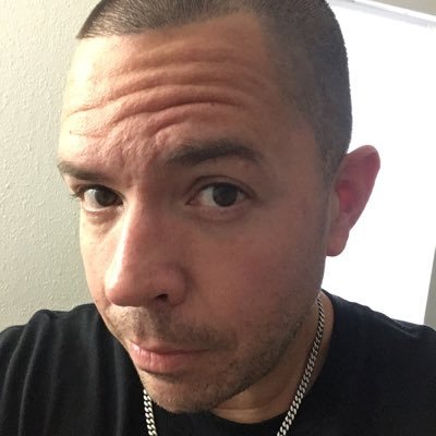 b_izhere's profile picture. wearer of sneakers, writer of movie reviews, occasional shooter of hoops @CACF_Critics member 🇵🇷 🇪🇸 🇺🇸