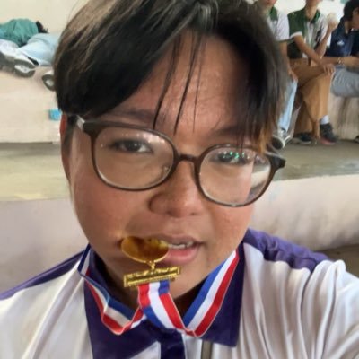 b_lvu15's profile picture. priv ni brad || just another daydreamer