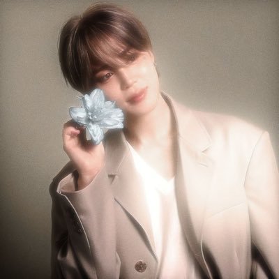 ❥ Au writer ※ Fan Account ※ She/her ※ 18 ※ Carrd Byf ※ OT7 BU: @vkfloralarchive