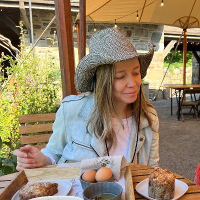 AmyShyer's profile picture. Scientist. NYC. This is a personal account. Views are my own and do not represent my employer. For the lab: @MorphoLab_AS_AR