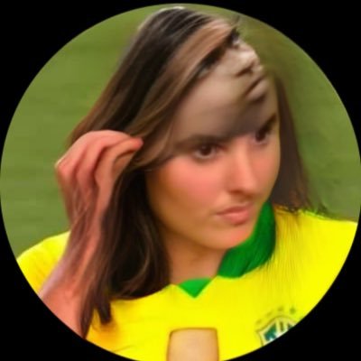 YihaRM's profile picture. Jefa (verificada) del ‘ Bar de las cuñás ‘. Strimer. Destructora de contenido. Antes tenía la cara de Casemiro, ahora tengo la mia. IG: yihirm_