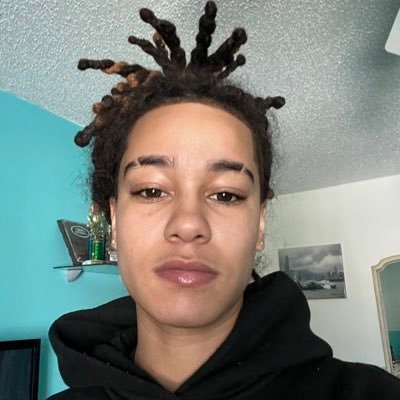 locstarkay ⭐️ Profile