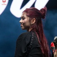 yana (@mikhazup) 's Twitter Profile Photo