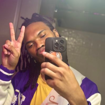 Owner of The Xperienxe Skin & Hair/Singer🎤/ Youtuber🎥/ LG(B)T🏳️🌈/ Taken💜